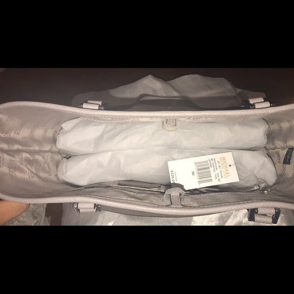 Michael Kors Purse - Picture 6 of 7